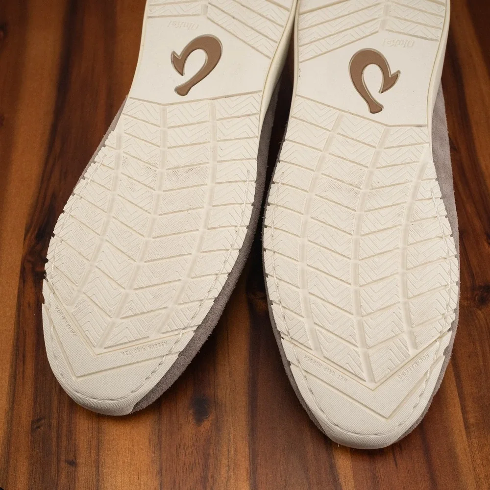 OluKai Ka'a Loafer Men Size10.5 Slip On Shoes in Grey Leather Suede $140